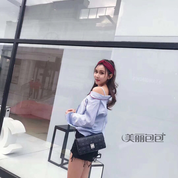 2019年夏天背什么迷你包？时髦女孩都选了这17款