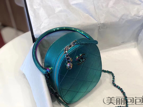 lv 香奈儿恐龙蛋包包PK 哪个更时髦？