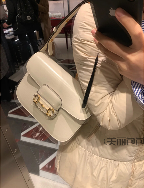 明星抢着背的gucci 1955马衔扣包包 又推出了哪些新款？