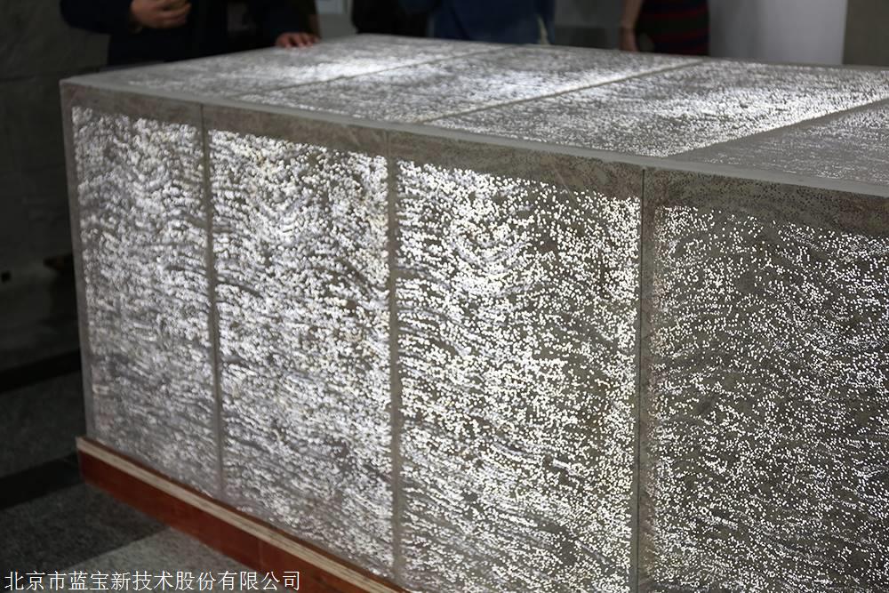 玻璃砖是透镜吗_玻璃砖是玻璃吗_玻璃砖是什么材质
