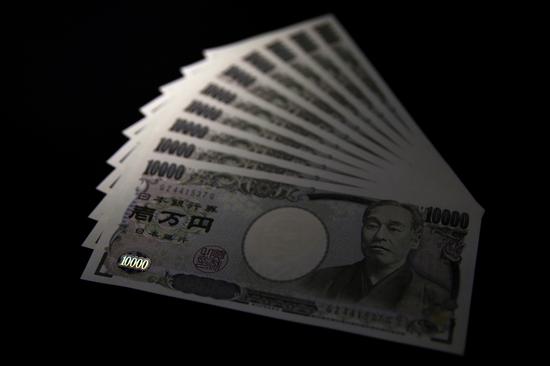 1万日元走俏的背后写满了对经济前景的忧虑