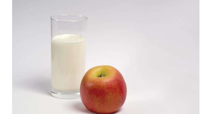 苹果牛奶减肥法复食吃什么_苹果牛奶减肥后复食_苹果和牛奶减肥吃完后有什么反应
