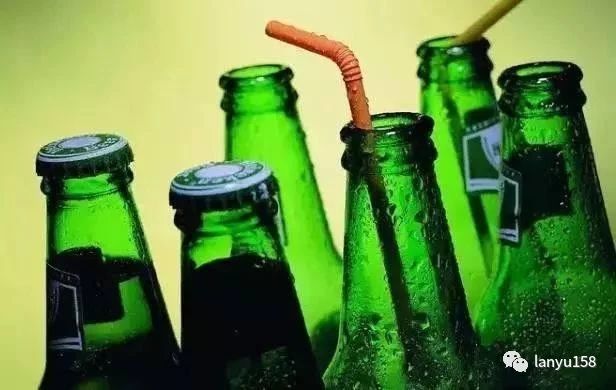 啤酒手镯瓶底方法做手工视频_啤酒瓶底做的手镯_啤酒瓶底做手镯方法