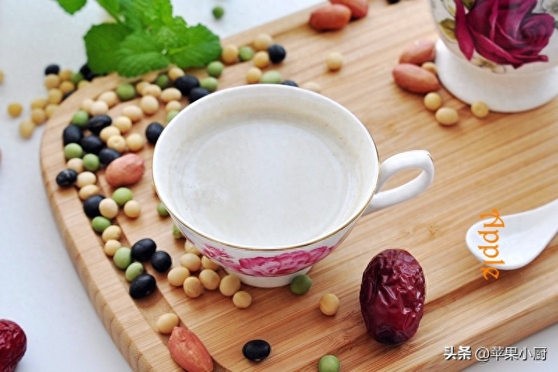 红枣豆浆的功效与作用_红枣豆浆功效作用是什么_红枣豆浆功效作用与禁忌