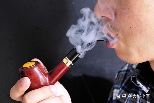 香烟危害是电子烟的几倍_传统香烟与电子烟的毒性研究_电子烟与传统香烟哪个危害更大