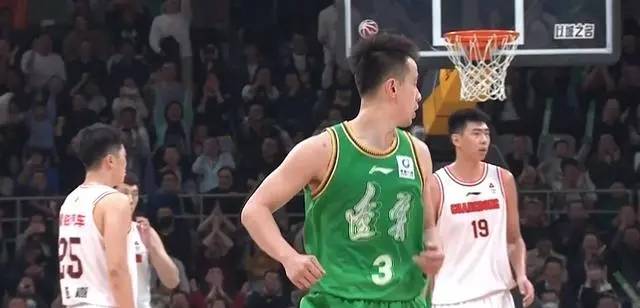 辽宁广东季后赛交战史_季后赛辽宁对广东_cba季后赛决赛g2赛前训练：辽宁vs广东