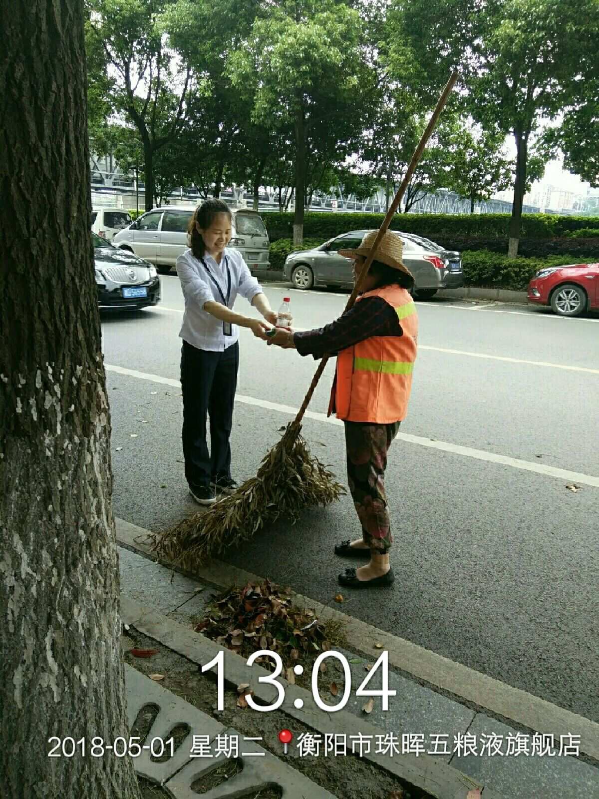 我最敬佩的一个人500字清洁工_敬佩清洁工的句子_敬佩清洁工的作文