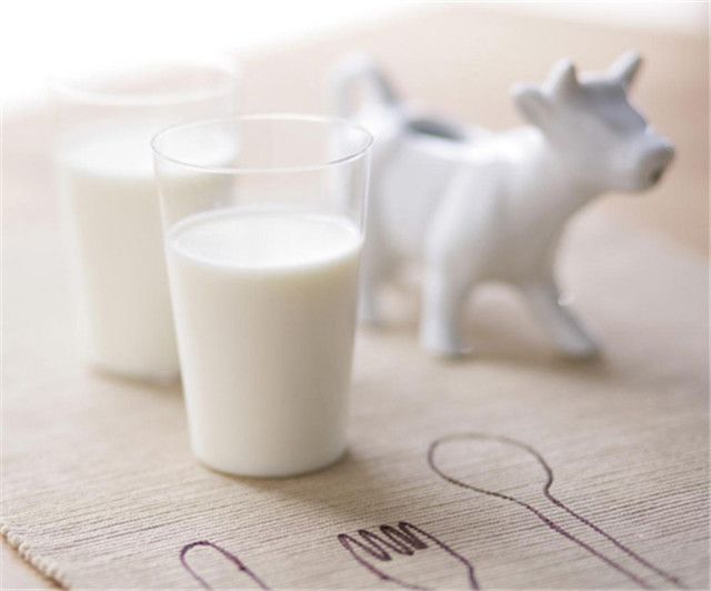 孕妇几个月合适喝牛奶_牛奶孕妇喝有什么好处_牛奶合适孕妇喝月经推迟吗