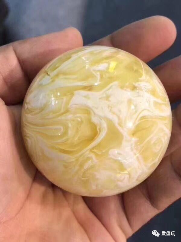 变色手串盘玩蜜蜡过程视频_蜜蜡手串盘玩变色过程_变色手串盘玩蜜蜡过程图片