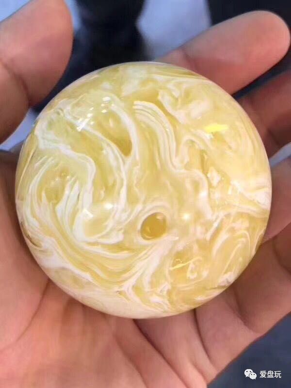 变色手串盘玩蜜蜡过程视频_蜜蜡手串盘玩变色过程_变色手串盘玩蜜蜡过程图片