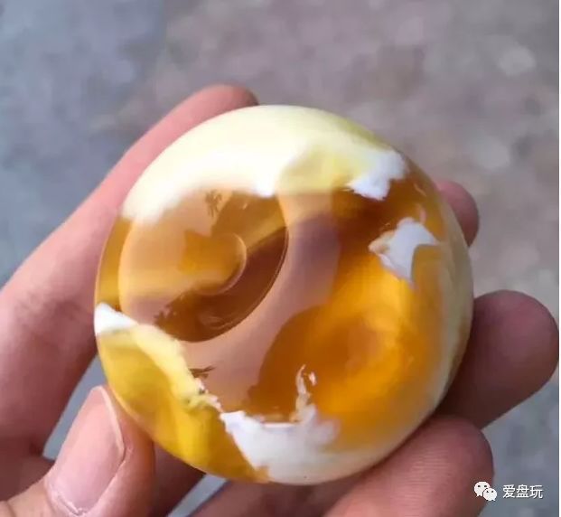 变色手串盘玩蜜蜡过程视频_变色手串盘玩蜜蜡过程图片_蜜蜡手串盘玩变色过程
