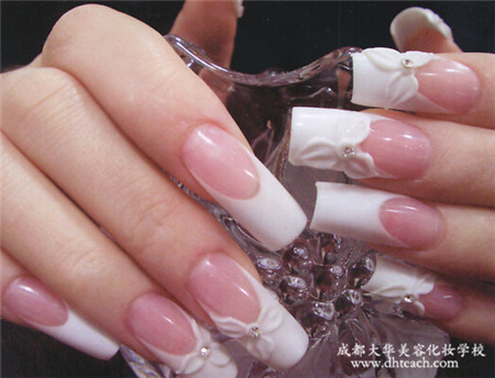 成都美甲培训需要多少钱