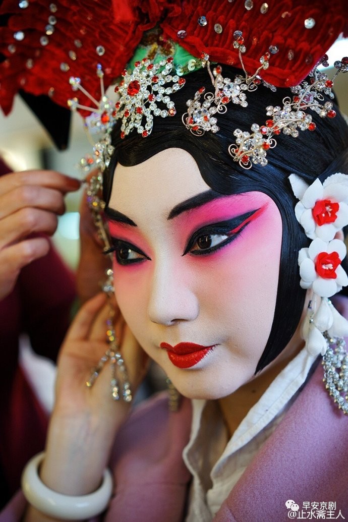 京剧化妆术语_京剧妆怎么化妆_京剧化妆视频