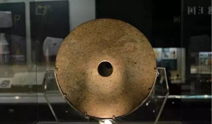 良渚玉器拍卖纪录_良渚玉器鉴定视频_良渚文化玉器鉴定拍卖