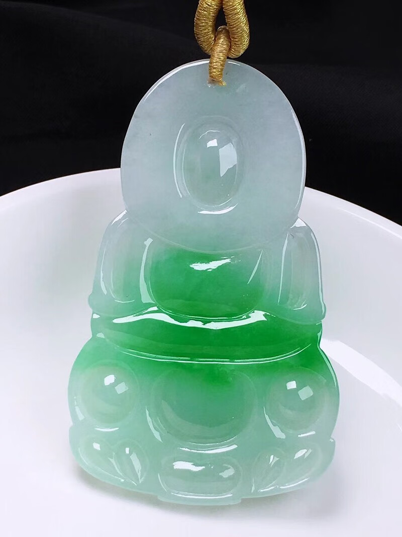 翡飘绿手镯玻璃_玻璃种满绿翡翠手镯_玻璃种满绿翡翠手镯价格