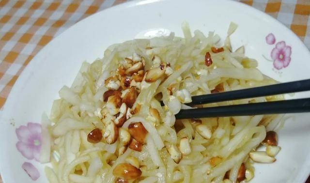 腌咸菜疙瘩_疙瘩咸菜腌制方法_疙瘩咸菜腌制多久能吃