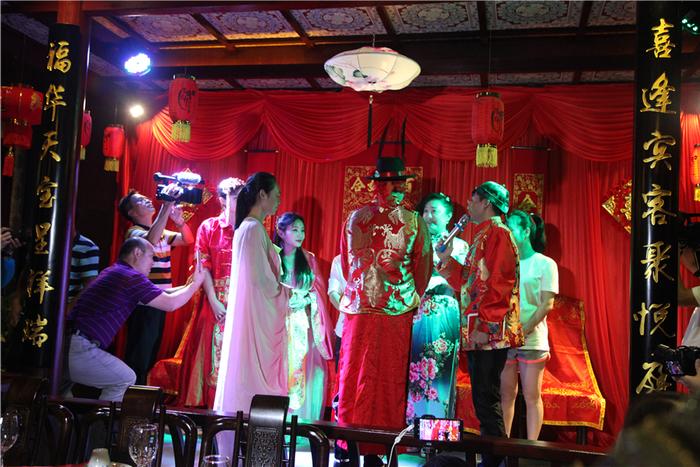 婚妙礼节服装均中式  古典婚礼在广西防城港市惊艳亮相