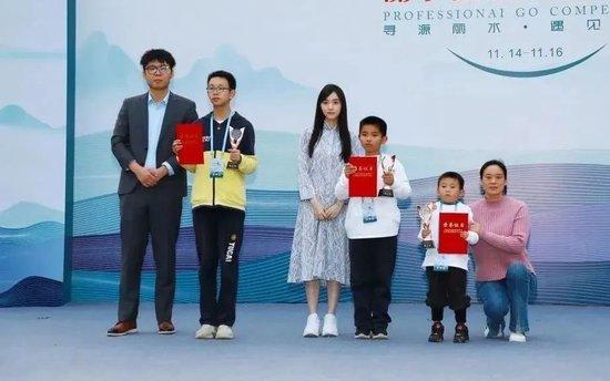 丽水山泉杯围棋赛 柯洁组合对阵蓝天组合_蓝天丽水围棋_蓝天围棋