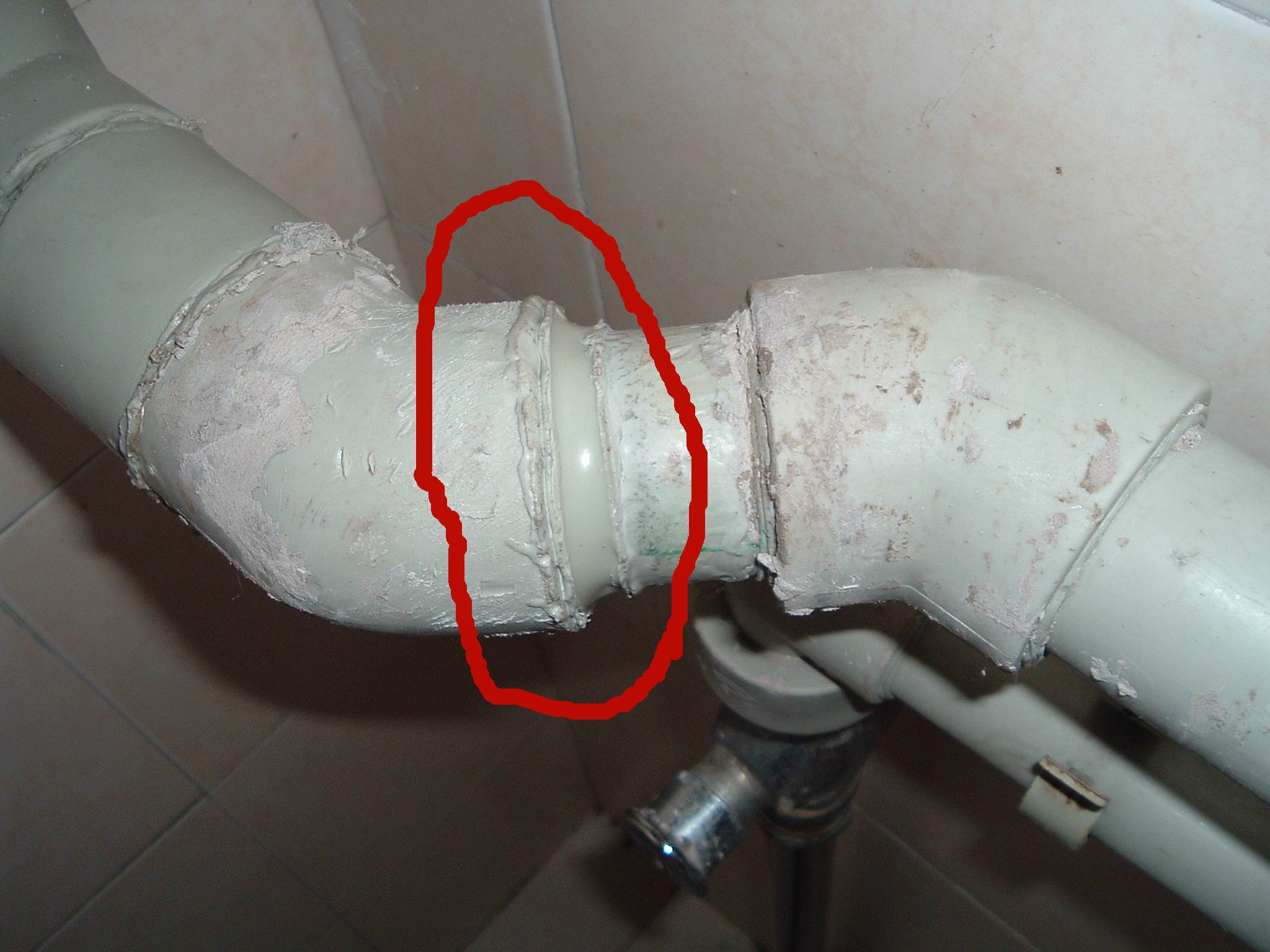洗衣机洗漏水_洗衣机漏水是什么原因_原因漏水洗衣机是怎么回事