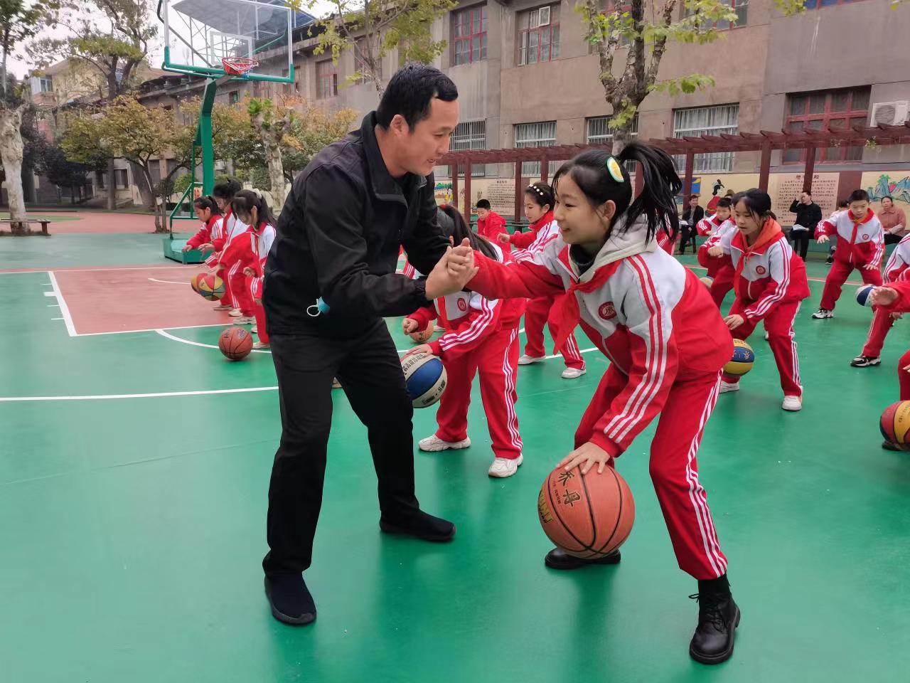 三年级体育课时教案_三年级体育课程教案_三年级体育课时计划教案