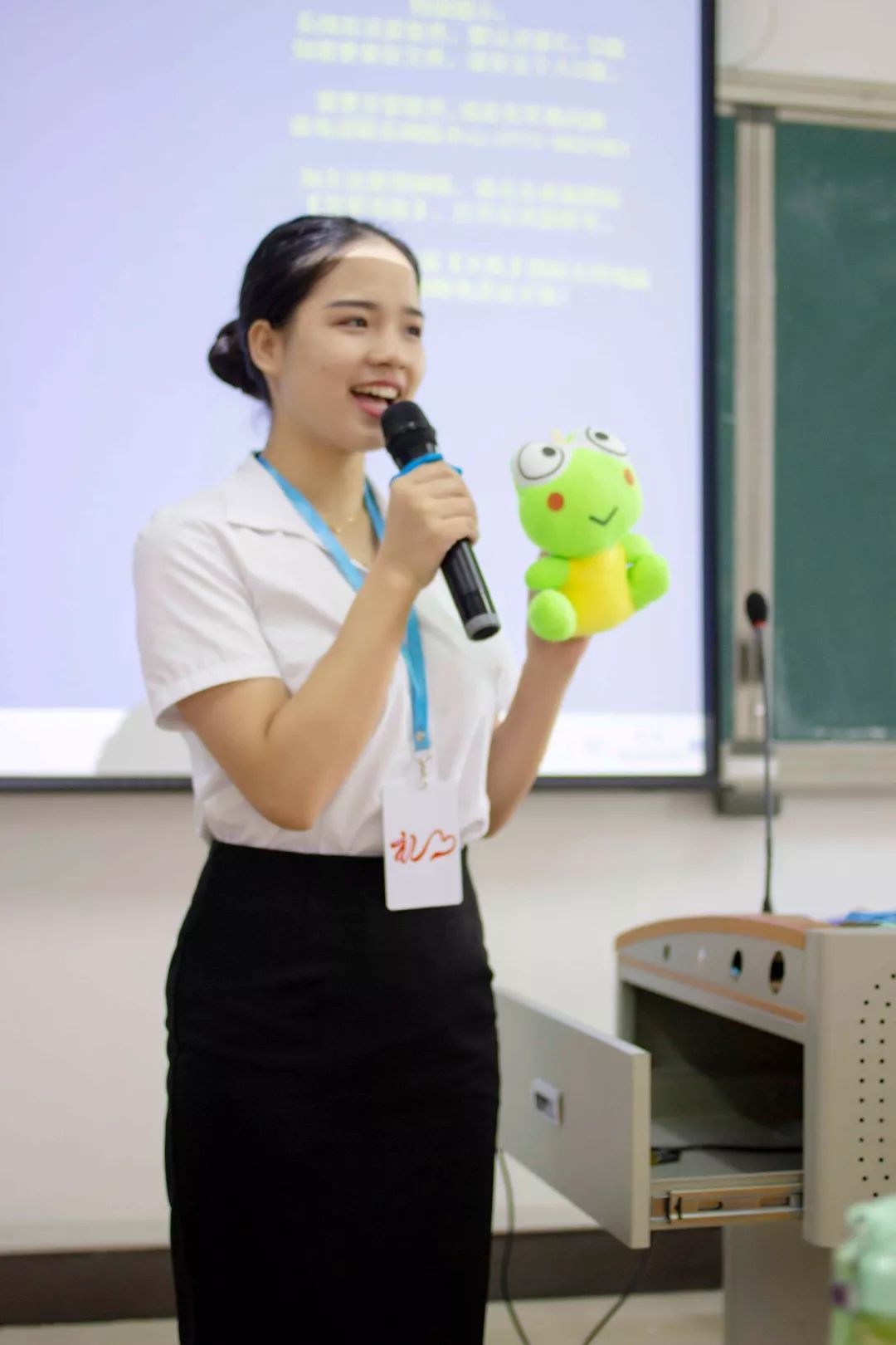 礼仪培训师资格证书_国家礼仪培训师资格证_培训证资格礼仪师国家有补贴吗