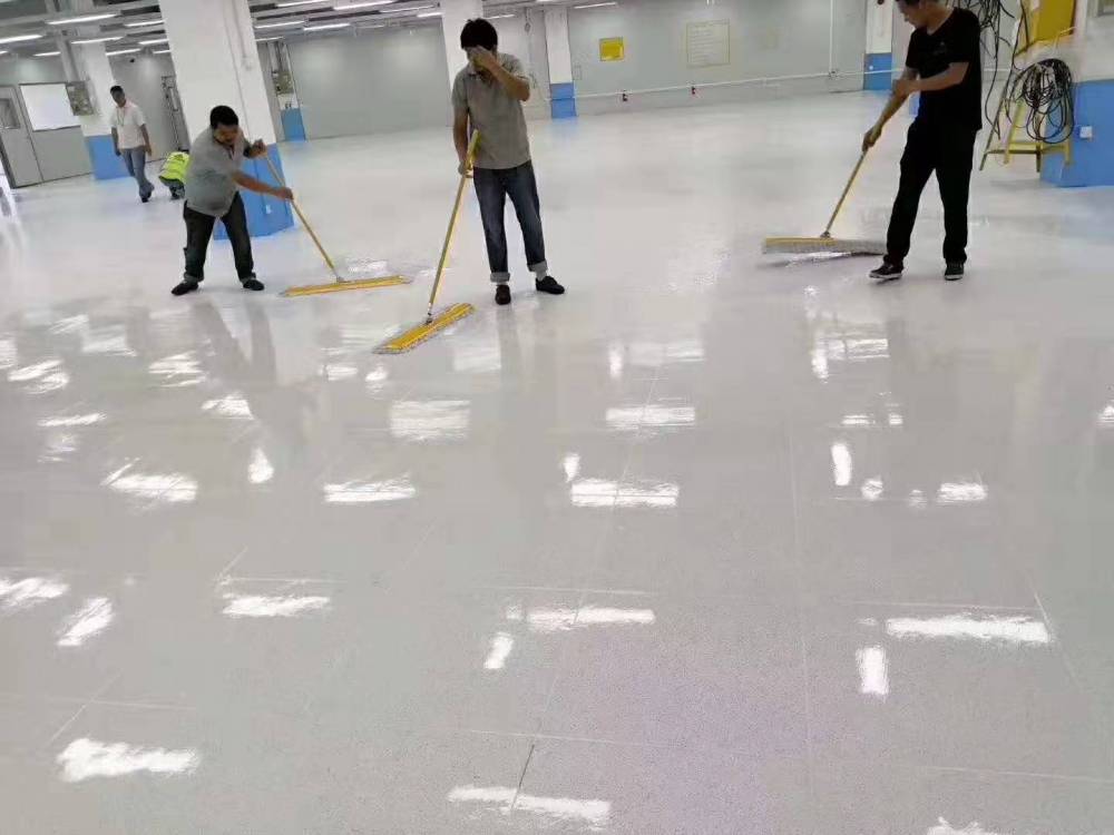 地板蜡是液体的好还是固体的好_地板蜡如何稀释_液体地板蜡使用方法