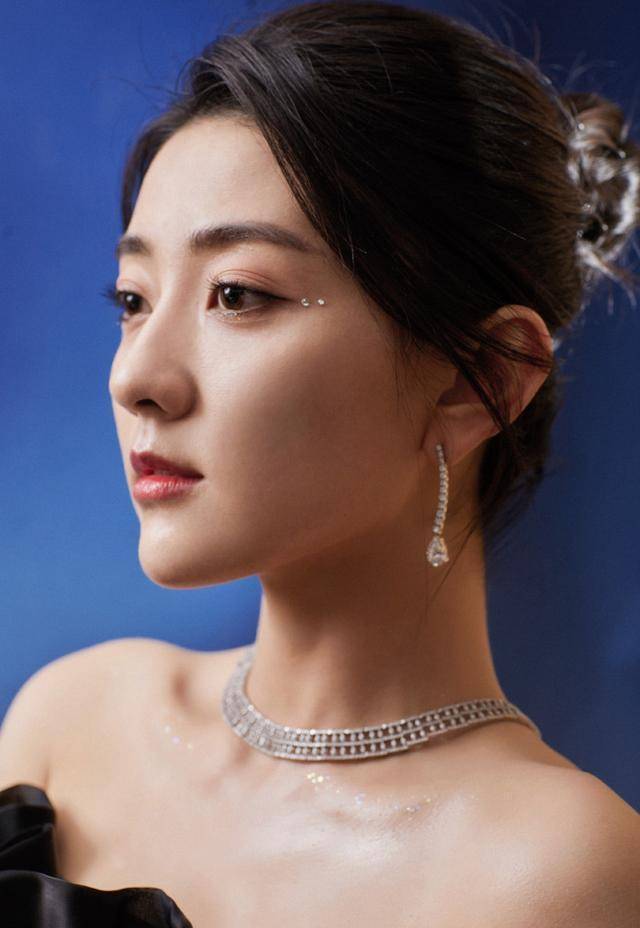 黑天鹅妆容图片_天鹅妆容图片黑色_天鹅妆容图片黑白