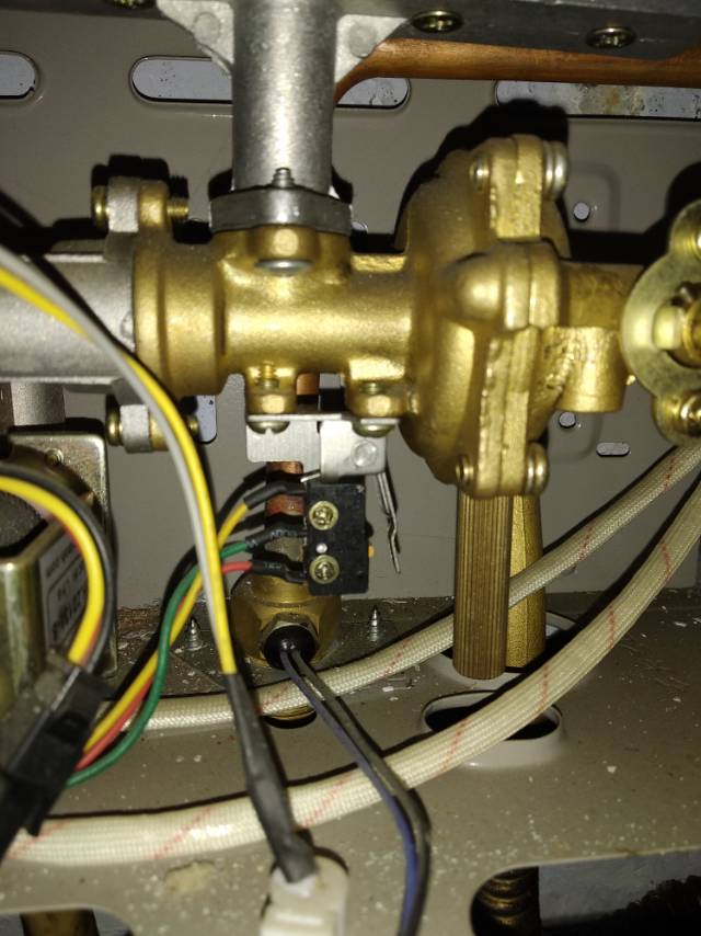 强排式热水器常见故障维修视频_强排式热水器坏了_强排式热水器维修