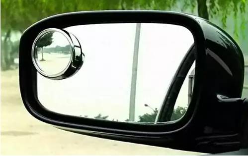 小汽车的镜子_汽车小镜子有用吗_车镜子加小镜子会查吗