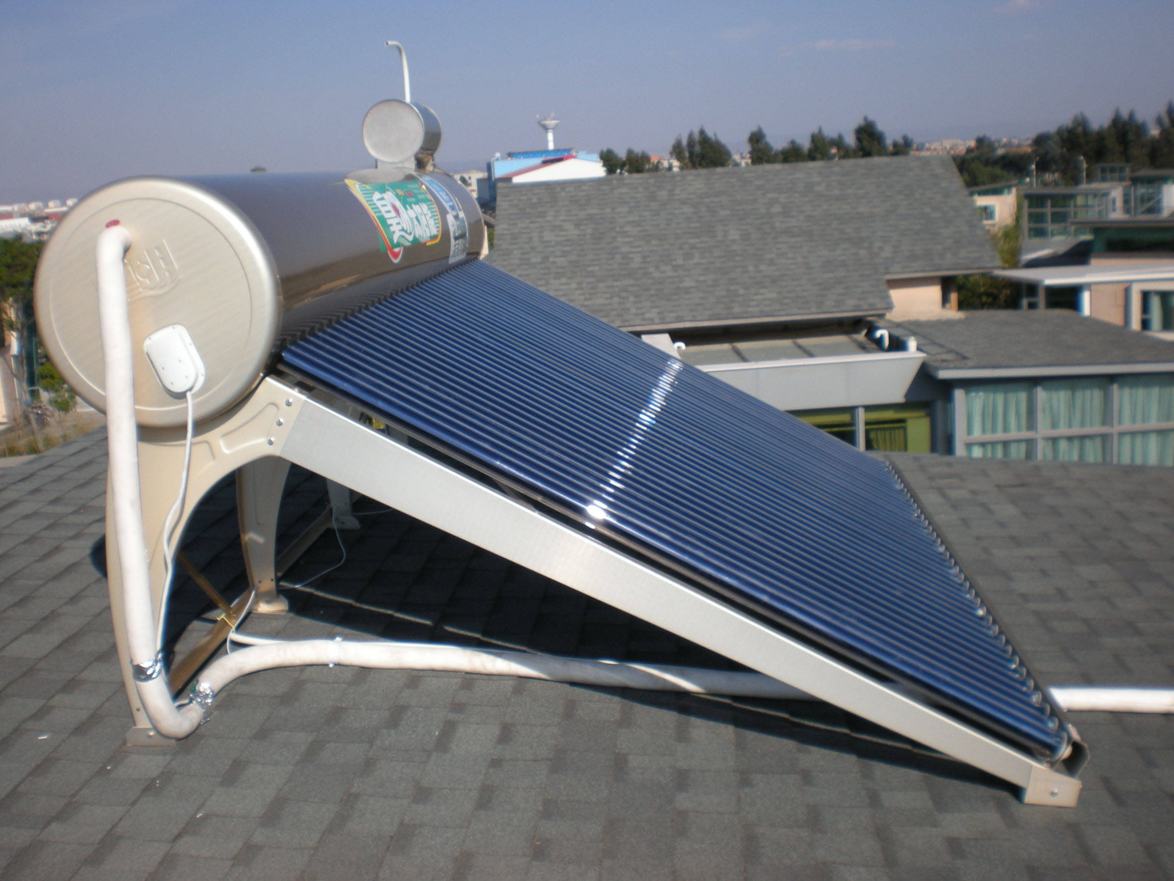 自制热水器太阳能热水器_pvc管自制太阳能热水器_自制太阳能集热管